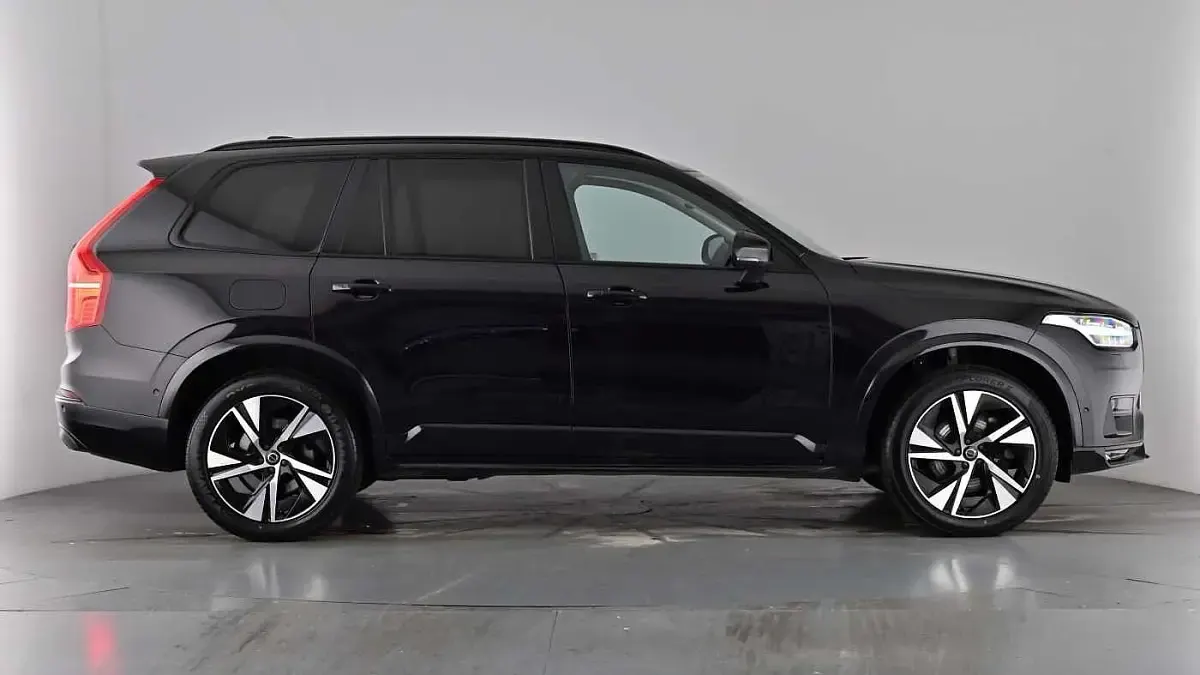 Used Volvo XC90 Plus 235 HP (172 kW) 2022 Onyx black SUV