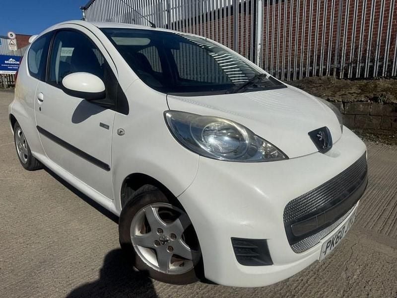 Used Peugeot 107 68 HP (50 kW) 2010 White Hatchback