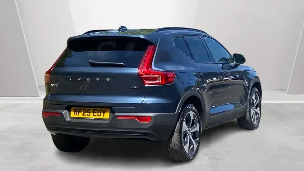 Used Volvo XC40 Plus 161 HP (118 kW) 2025 Blue SUV