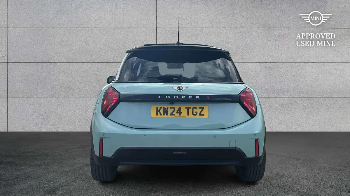 Used Mini Cooper S Hatch 201 HP (147 kW) 2024 Green Hatchback