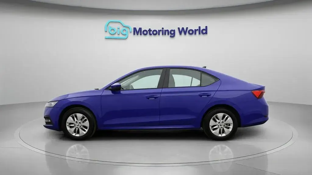 Begagnad Skoda Octavia SE 110 HK (80 kW) 2023 Blå Halvkombi