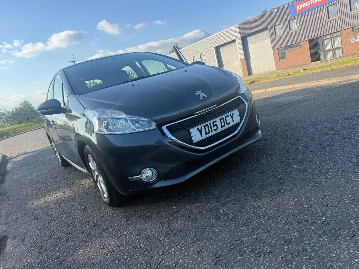 Second-hand Peugeot 208 Active 82 CP (60 kW) 2015 Gri Hatchback