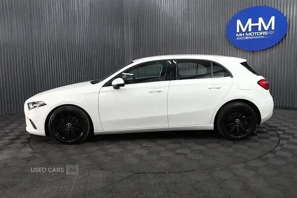 Begagnad Mercedes A180 Executive 116 HK (85 kW) 2019 Vit Halvkombi