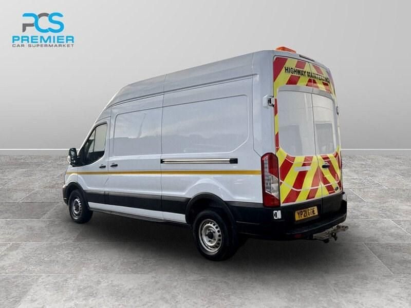 Usado Ford Transit 130 HP (95 kW) 2021 Branco Van