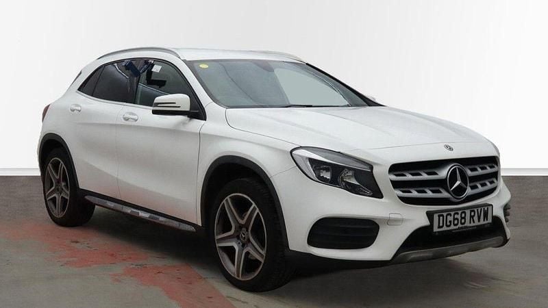 White Used 2018 Mercedes 200 AMG line Estate | £14,290 (Fair price) - Image 1/4