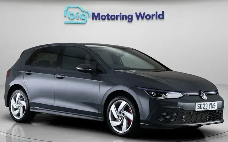 Second-hand VW Golf VIII GTE 245 CP (180 kW) 2023 Hatchback