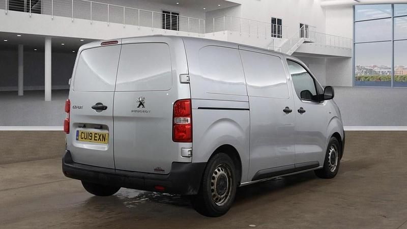 Used Peugeot Expert 2019 Silver Van