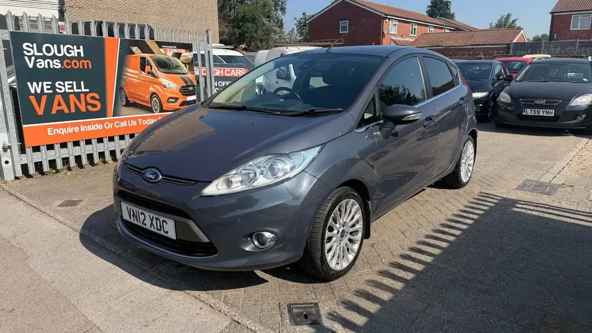 Used Ford Fiesta Titanium 96 HP (70 kW) 2012 Grey Hatchback