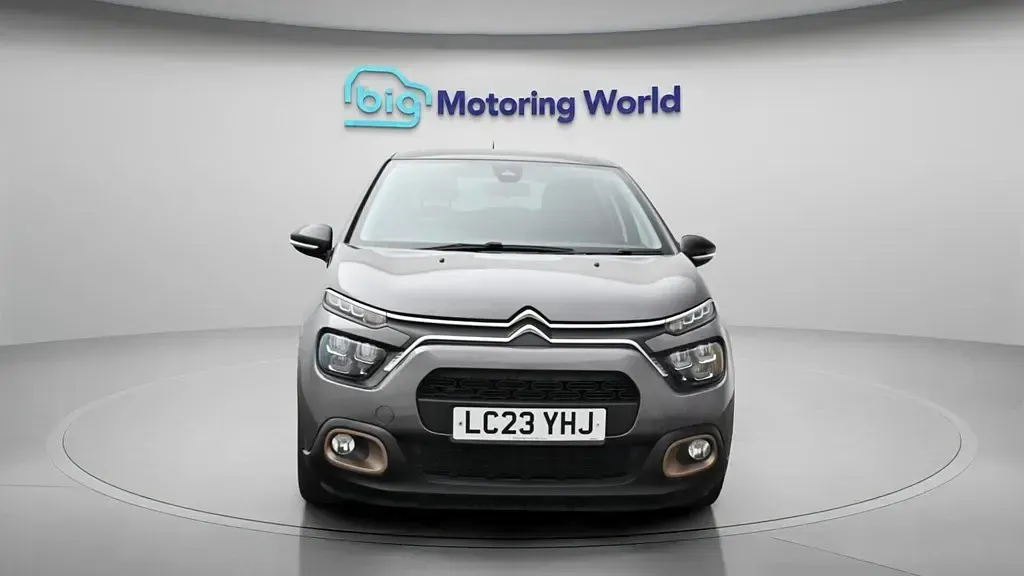 Używany Citroën C3 PureTech 83 KM (61 kW) 2023 Szary Hatchback