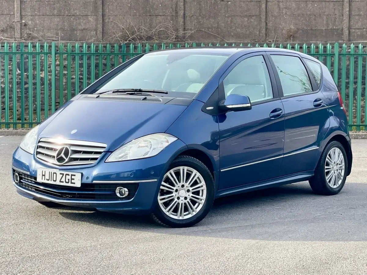 Used Mercedes A160 Elegance 2010 Blue Hatchback