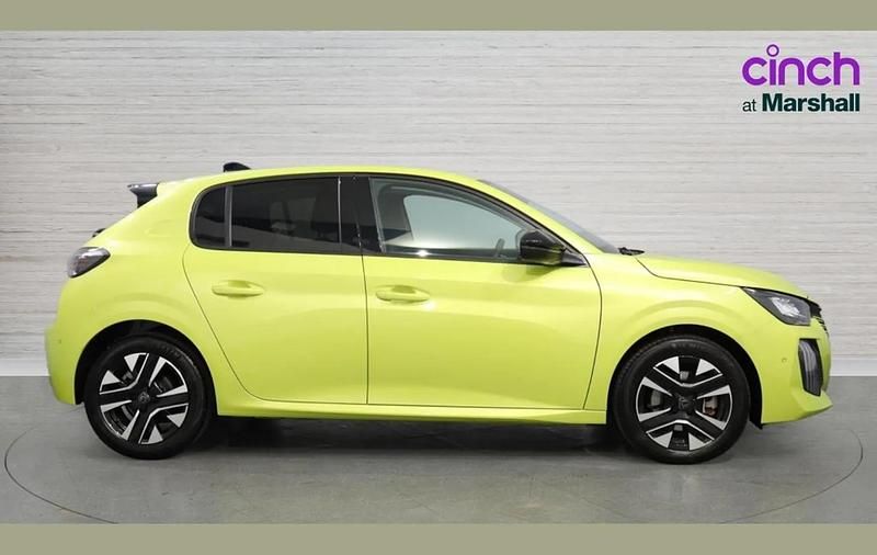 Used Peugeot 208 Allure 101 HP (74 kW) 2024 Yellow Hatchback
