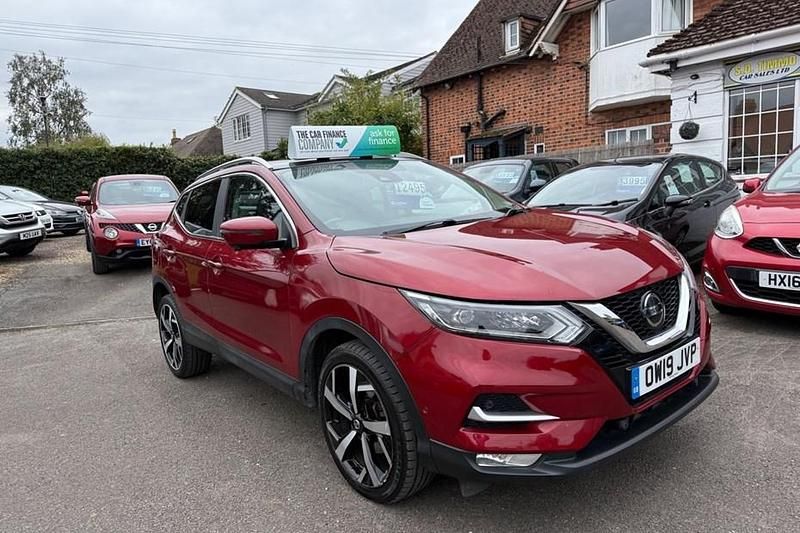 Used Nissan Qashqai S 140 HP (102 kW) 2019 Red SUV
