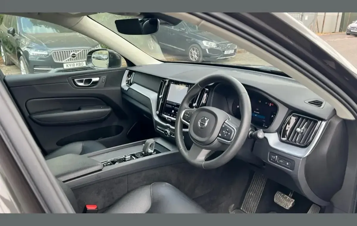 Used Volvo XC60 Inscription 340 HP (250 kW) 2021 Grey SUV