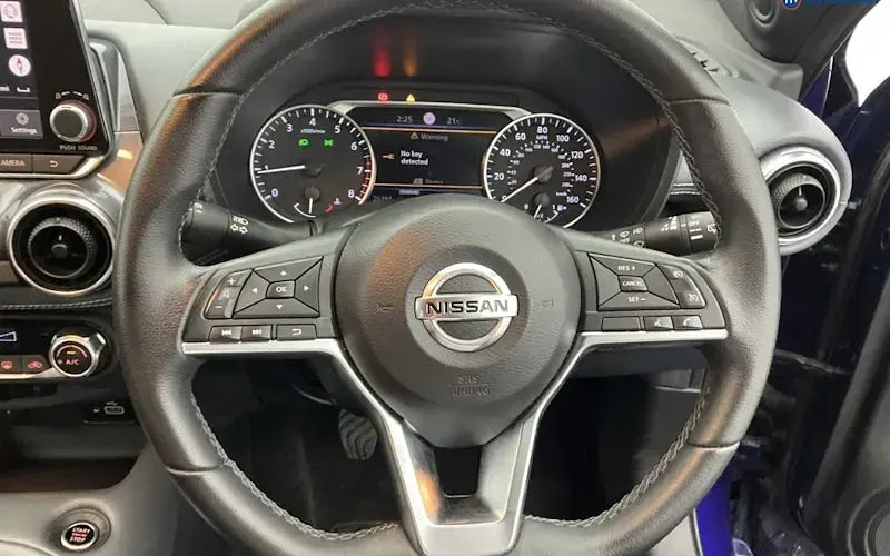 Used Nissan Juke N-Connecta 114 HP (83 kW) 2022 Blue SUV