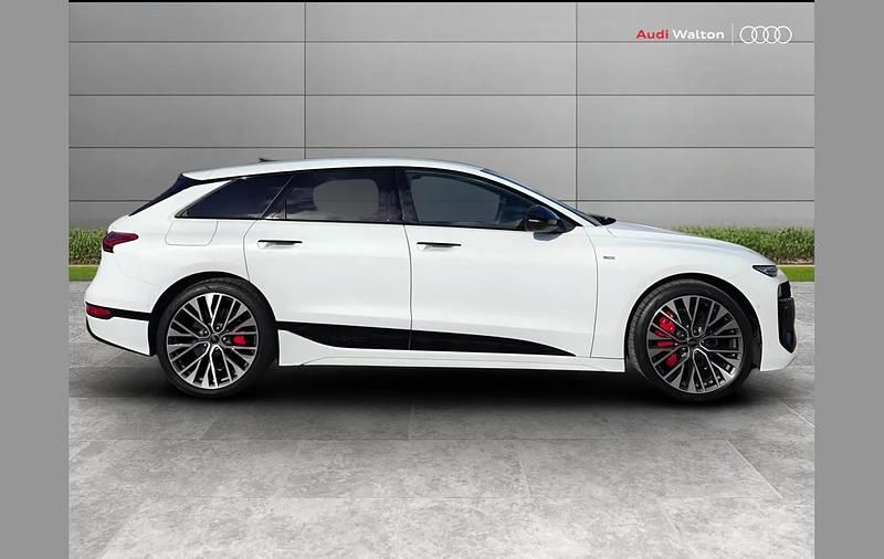 New Audi e-tron Comfort 310 kW (422 HP) 2025 White SUV