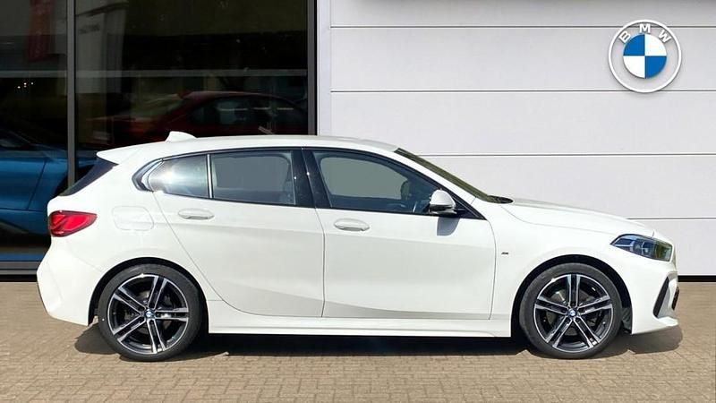 Used BMW 118 M Sport 134 HP (98 kW) 2022 White Hatchback