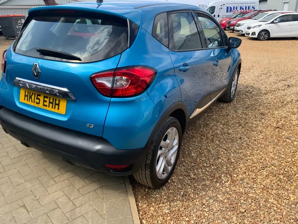 Used Renault Captur Dynamique 90 HP (66 kW) 2015 Blue SUV