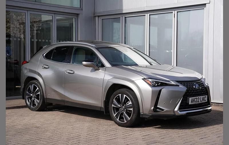 Used Lexus UX 250h 180 HP (132 kW) 2022 Silver SUV