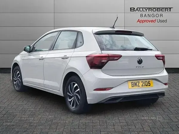 Used VW Polo Life 95 HP (69 kW) 2023 Brown Hatchback