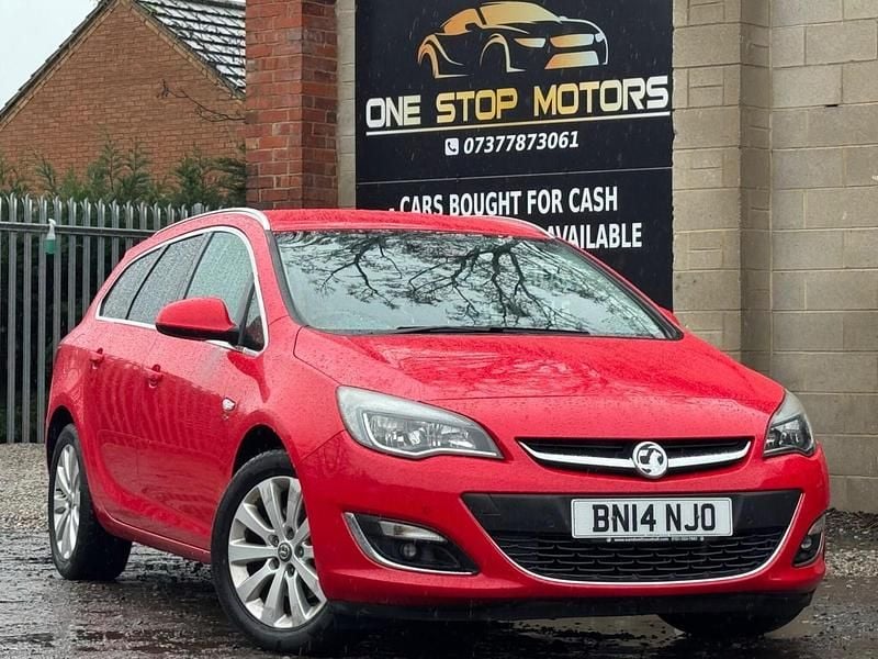 Used Vauxhall Astra Elite 165 HP (121 kW) 2014 Red Estate