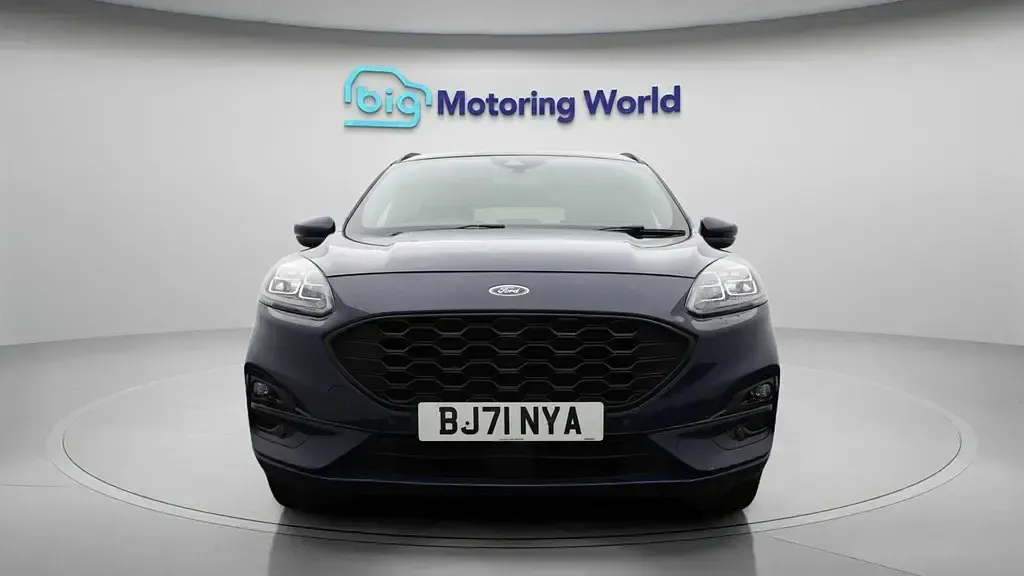 Usado Ford Kuga ST-Line X 225 CV (165 kW) 2021 Azul SUV