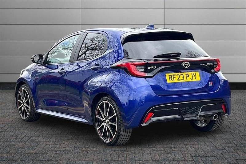 Used Toyota Yaris Hybrid Sport 116 HP (85 kW) 2023 Blue Hatchback