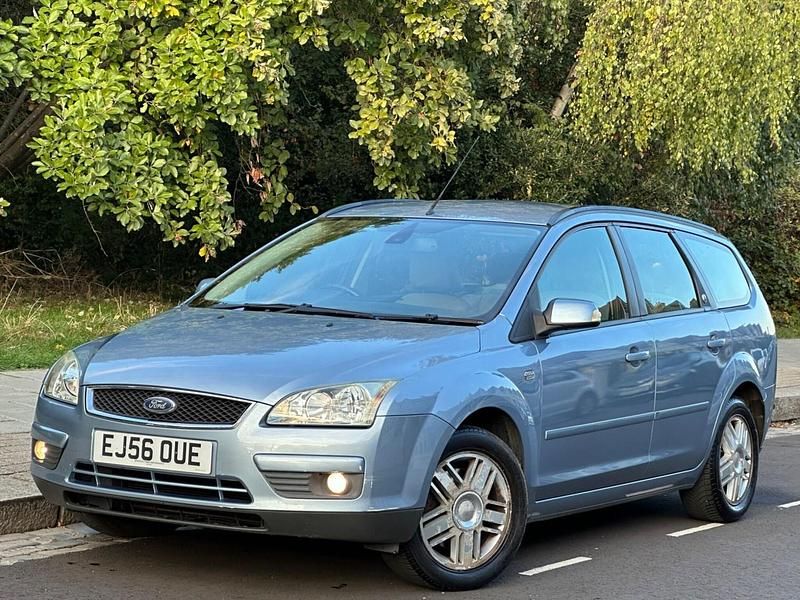 Blue Used 2006 Ford Focus Ghia Estate | £2,495 (Fair price) - Image 1/4