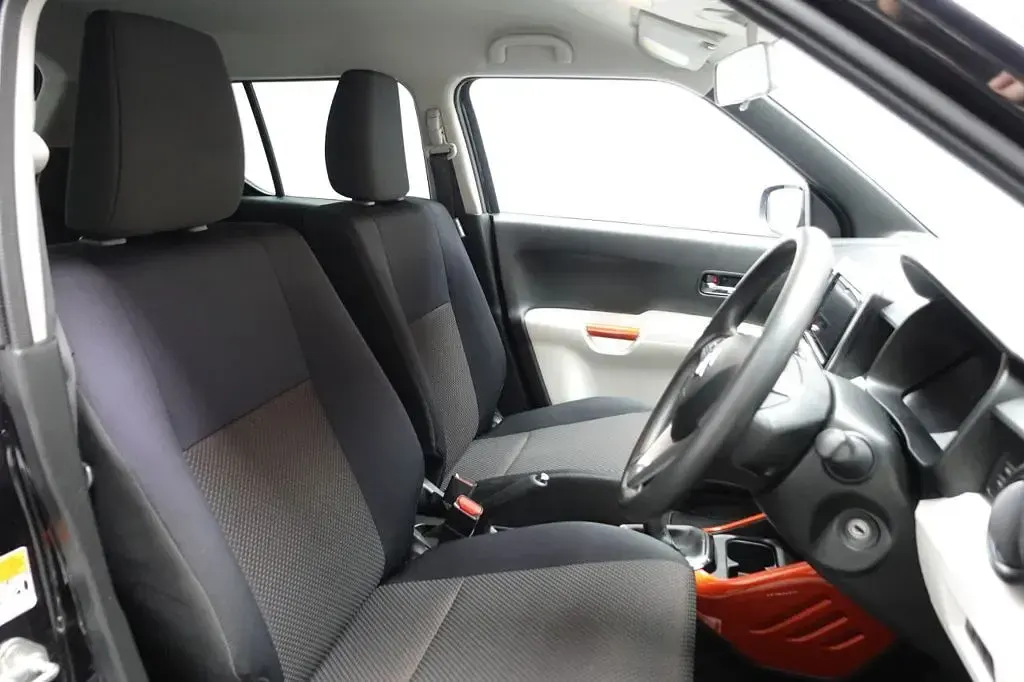 Used Suzuki Ignis Adventure 90 HP (66 kW) 2018 Black SUV