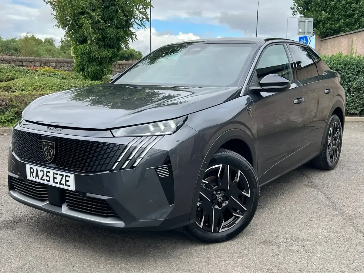 New Peugeot 3008 GTi 2025 Titane grey metallic SUV