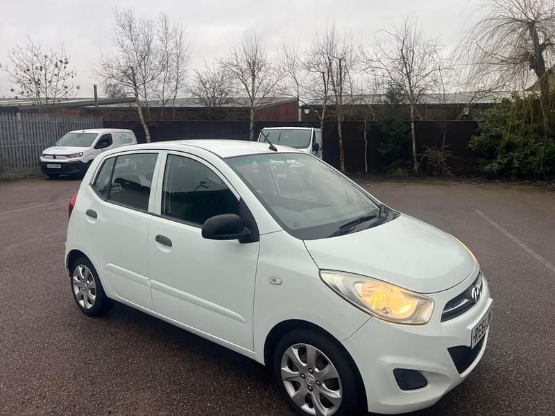 Used Hyundai i10 Classic 86 HP (63 kW) 2011 White Hatchback