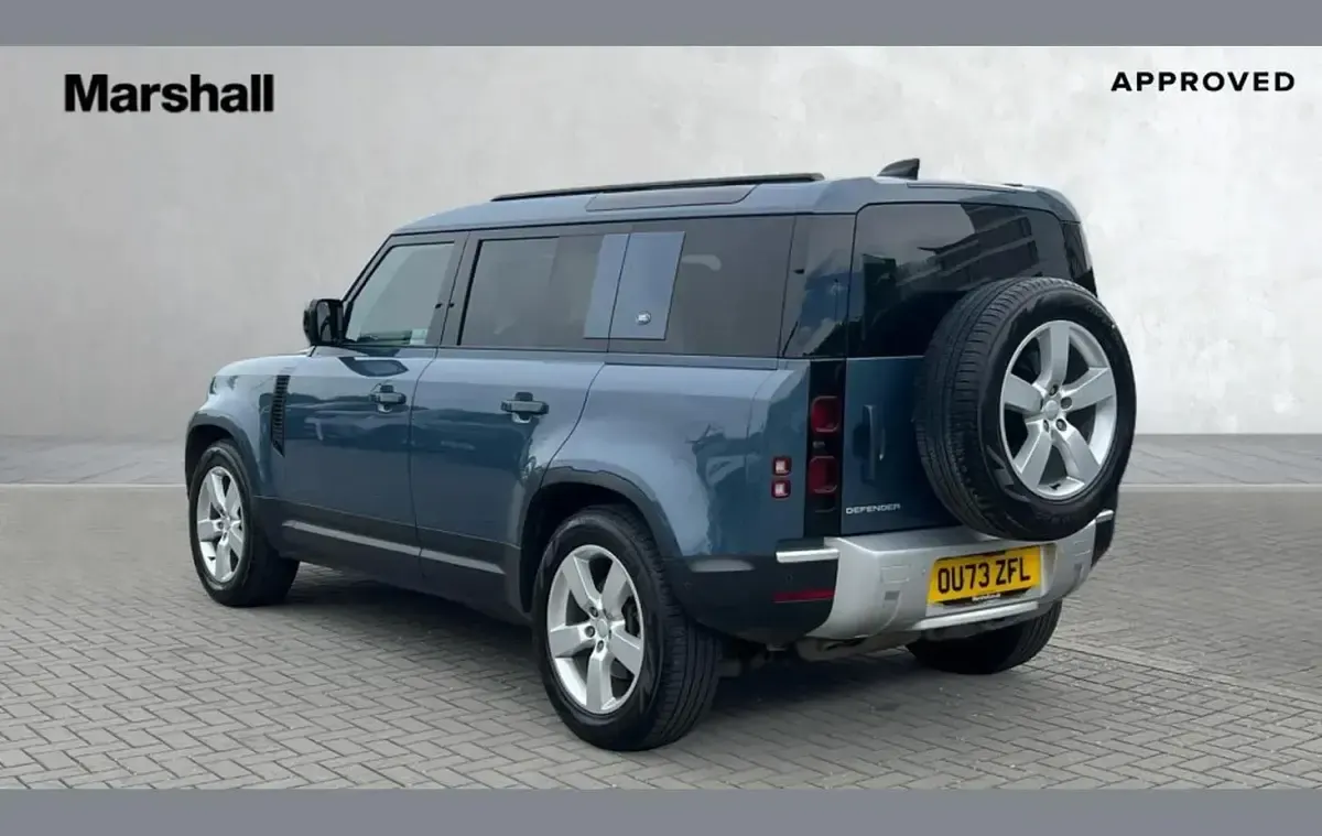 Used Land Rover Defender HSE 300 HP (220 kW) 2023 Metallic  tasman blue SUV