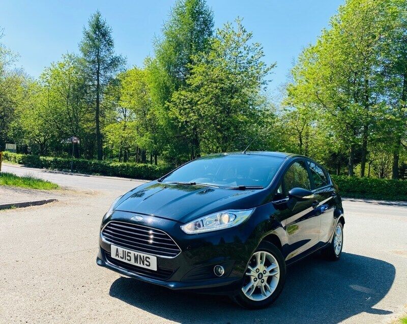 Black Used 2015 Ford Fiesta Zetec Hatchback | £2,900 (Good price) - Image 1/4