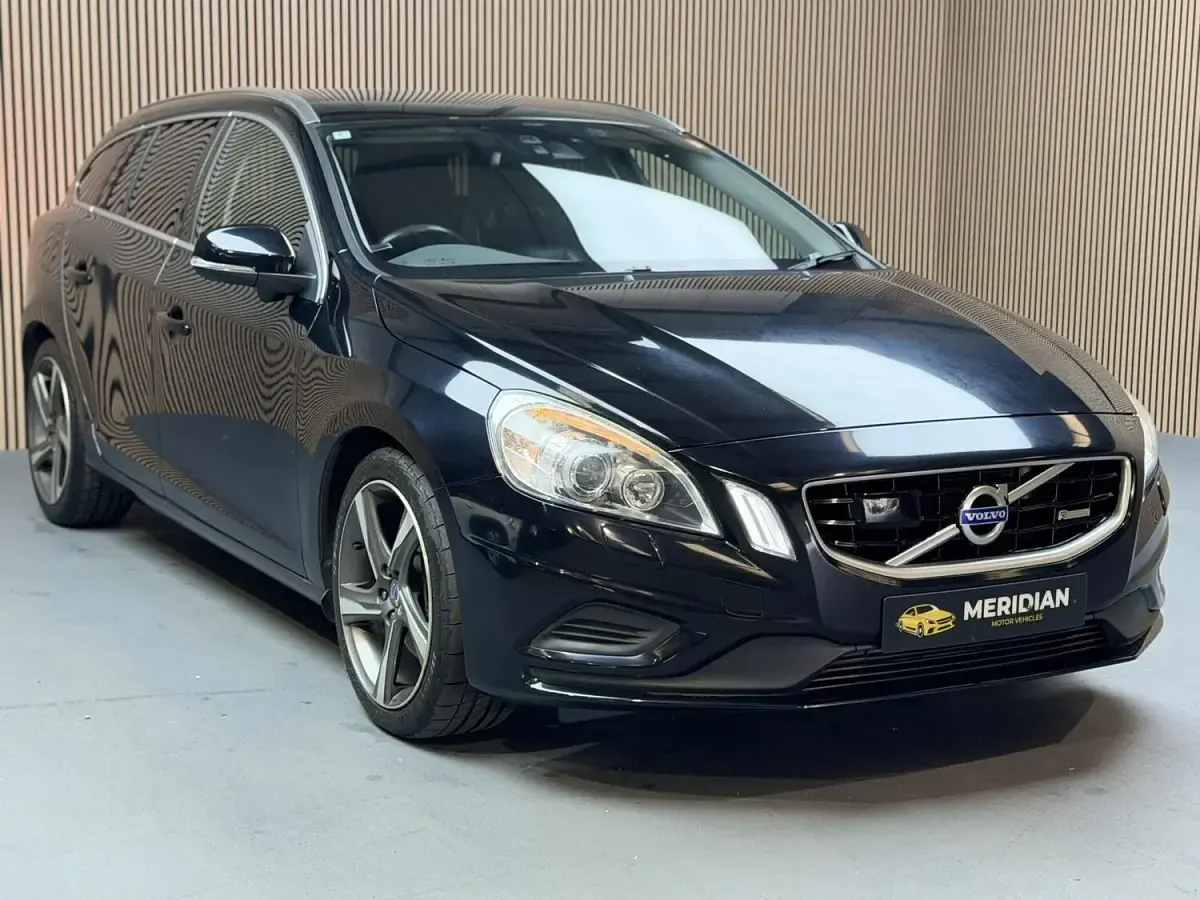 Used Volvo V60 R-Design 180 HP (132 kW) 2012 Estate