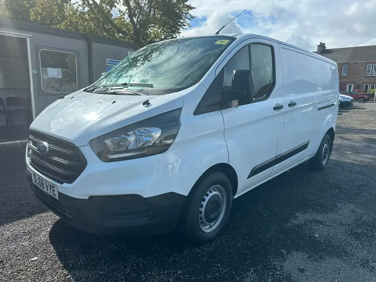 Used Ford Transit Custom 105 HP (77 kW) 2018 White Van