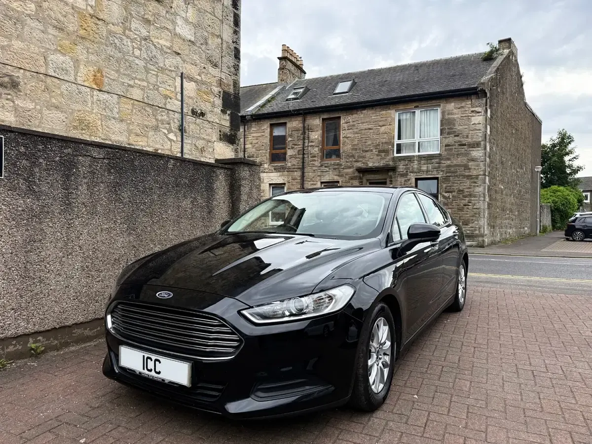 Used Ford Mondeo Style 115 HP (84 kW) 2015 Black Hatchback