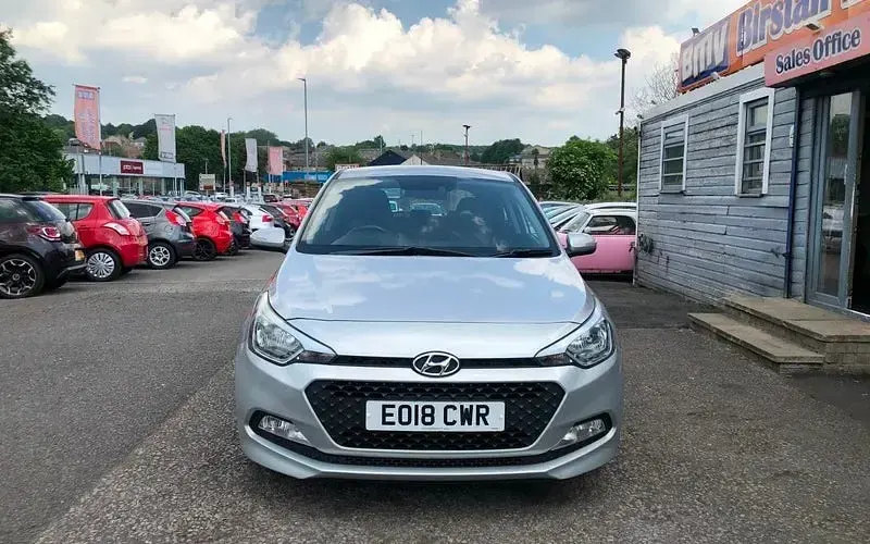Used Hyundai i20 SE 84 HP (61 kW) 2018 Silver Hatchback