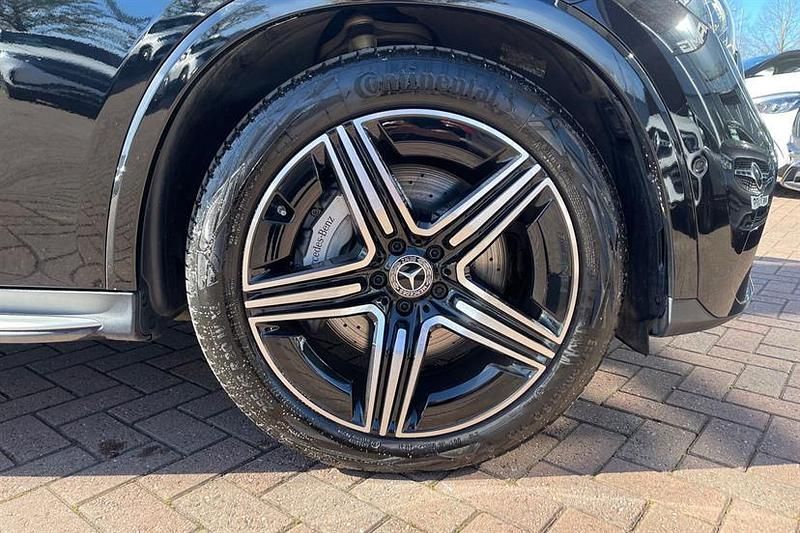 Used Mercedes GLC300 AMG Line Premium 258 HP (189 kW) 2024 Black Estate