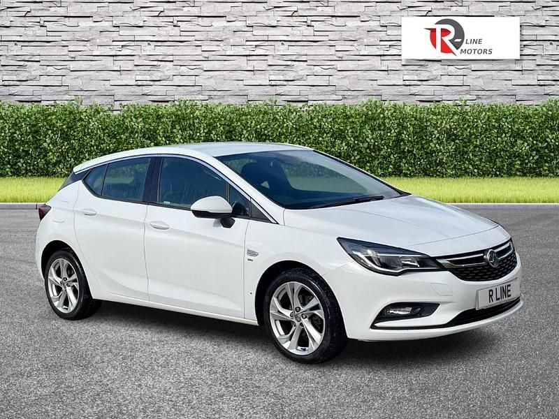 White Used 2016 Vauxhall Astra SRi Hatchback | £6,295 (Fair price) - Image 1/3