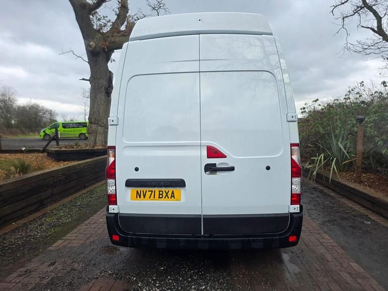 Używany Renault Master Business 150 KM (110 kW) 2021 Biały Minivan