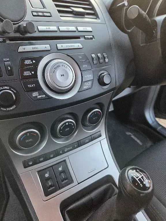 Używany Mazda 3 Inclusive 105 KM (77 kW) 2010 Czarny Hatchback