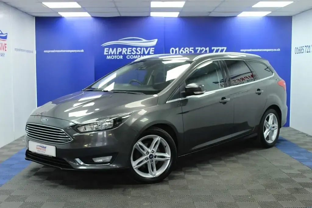 Używany Ford Focus Titanium 115 KM (84 kW) 2015 Szary Kombi