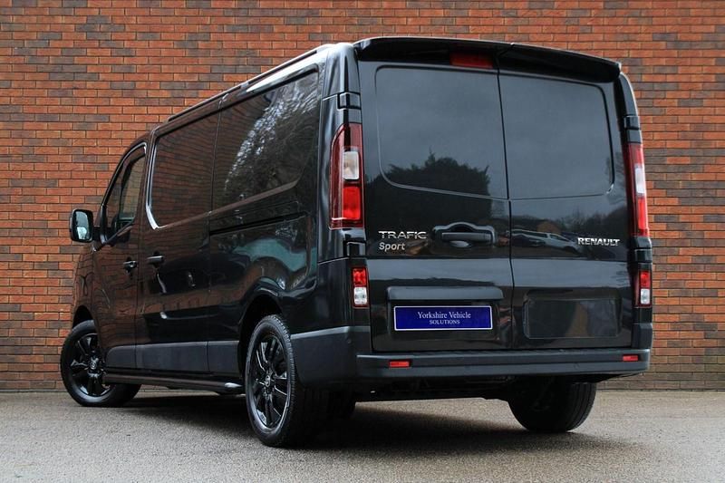 Used Renault Trafic 2023 Black MPV