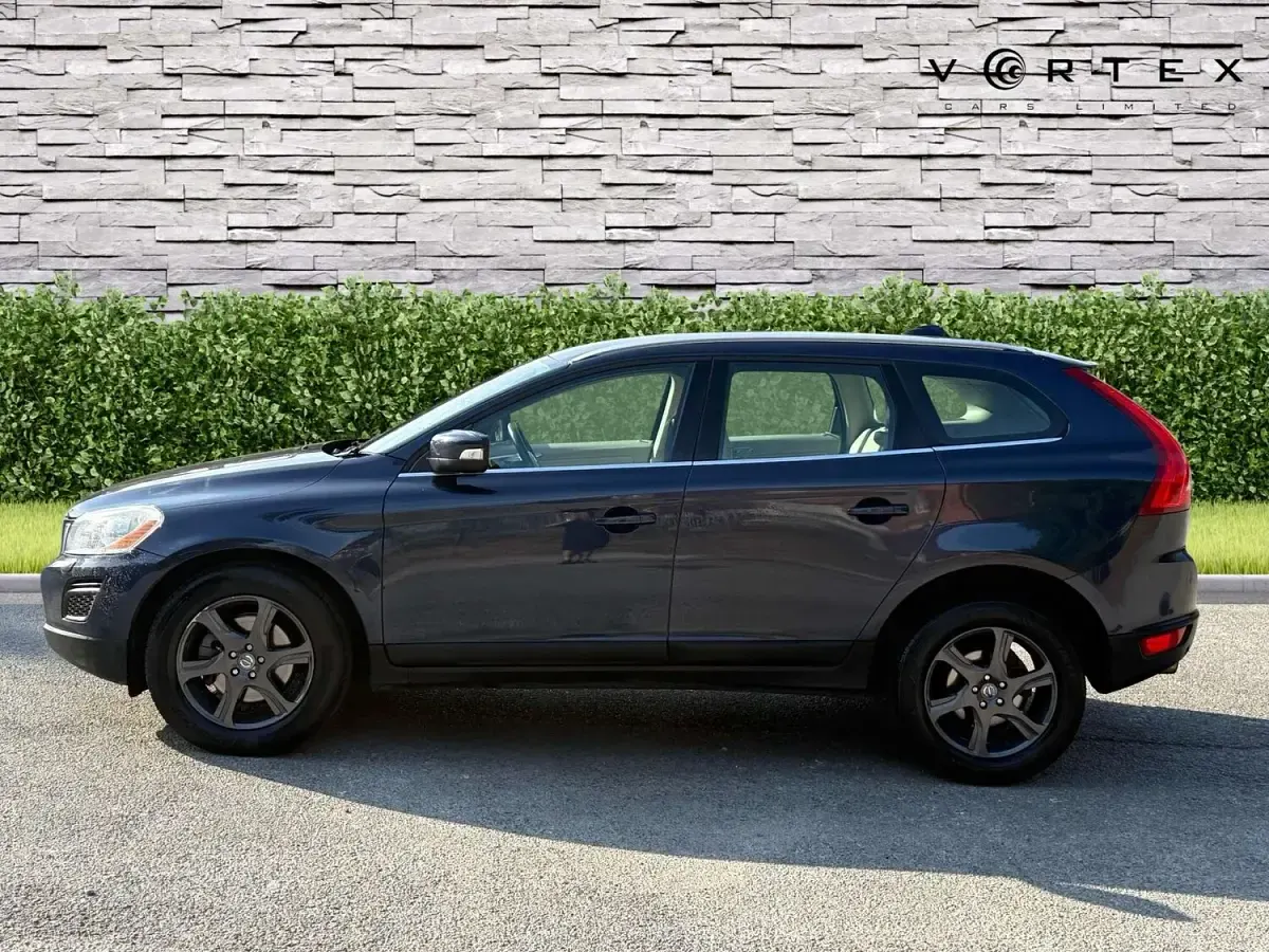 Used Volvo XC60 SE Lux 163 HP (119 kW) 2012 Blue SUV