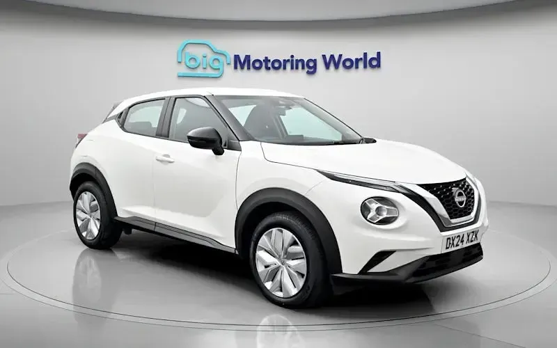 Usado Nissan Juke Acenta 114 HP (83 kW) 2023 Branco SUV