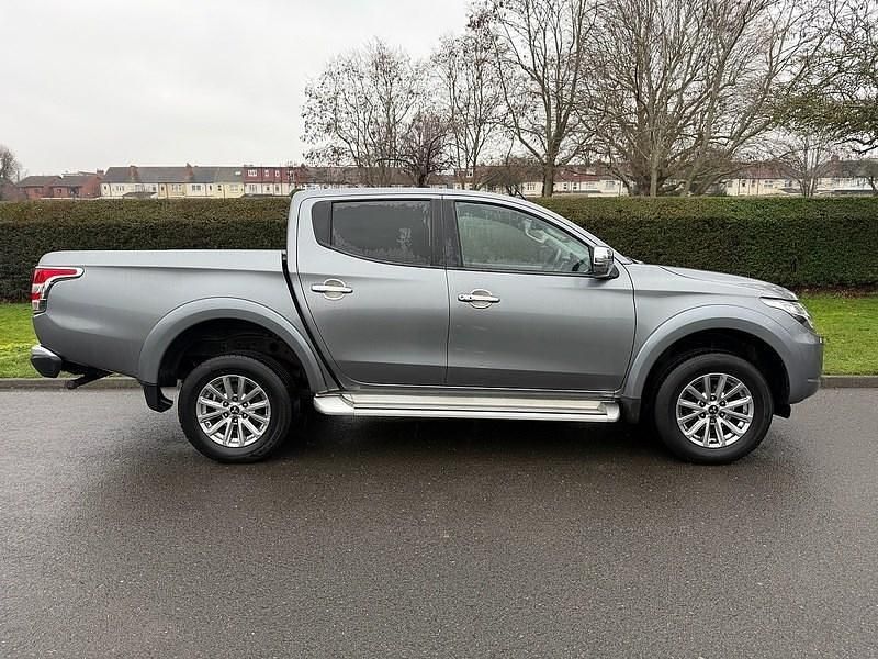 Used Mitsubishi L200 2017 Grey Pickup