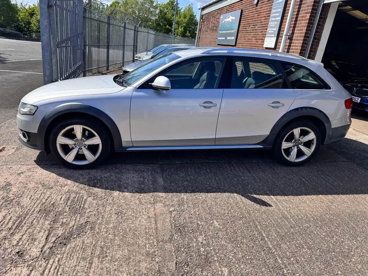 Used Audi A4 Allroad Advanced 170 HP (125 kW) 2011 Silver Estate