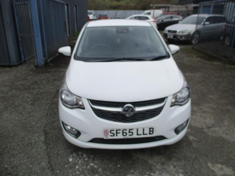 Used Vauxhall Viva 75 HP (55 kW) 2016 White Hatchback