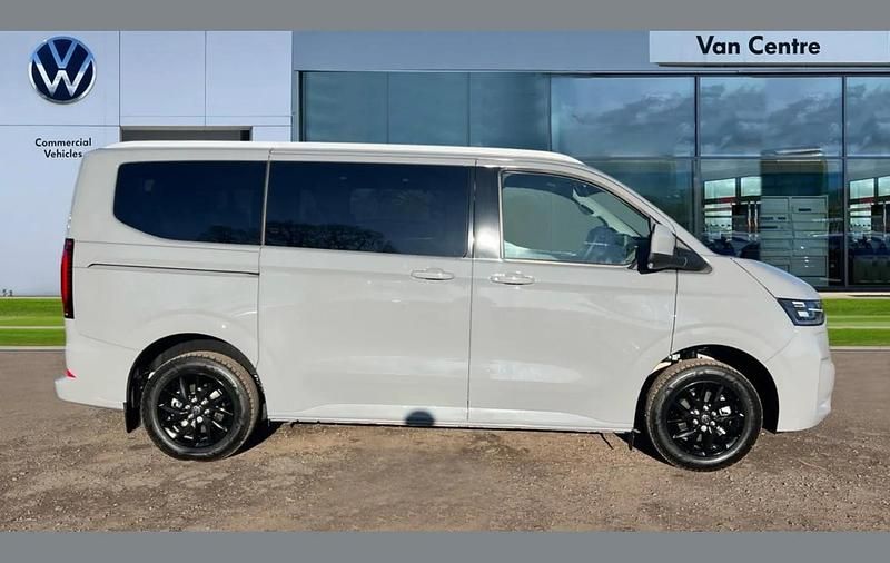 Begagnad VW T7 Style 210 kW (286 HK) 2025 Grå Van