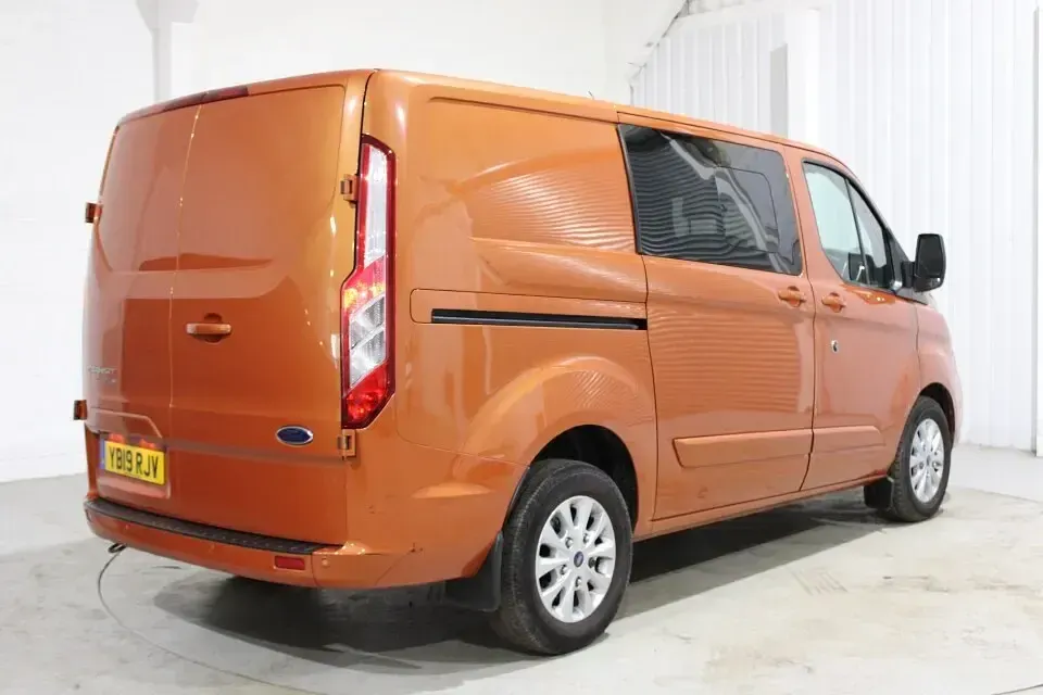 Used Ford Transit Custom Limited 130 HP (95 kW) 2019 Orange Van