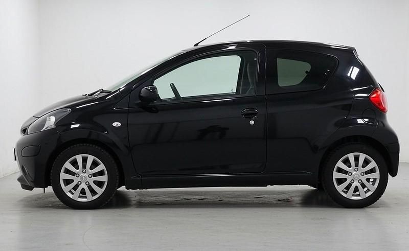 Used Toyota Aygo 68 HP (50 kW) 2013 Black Hatchback